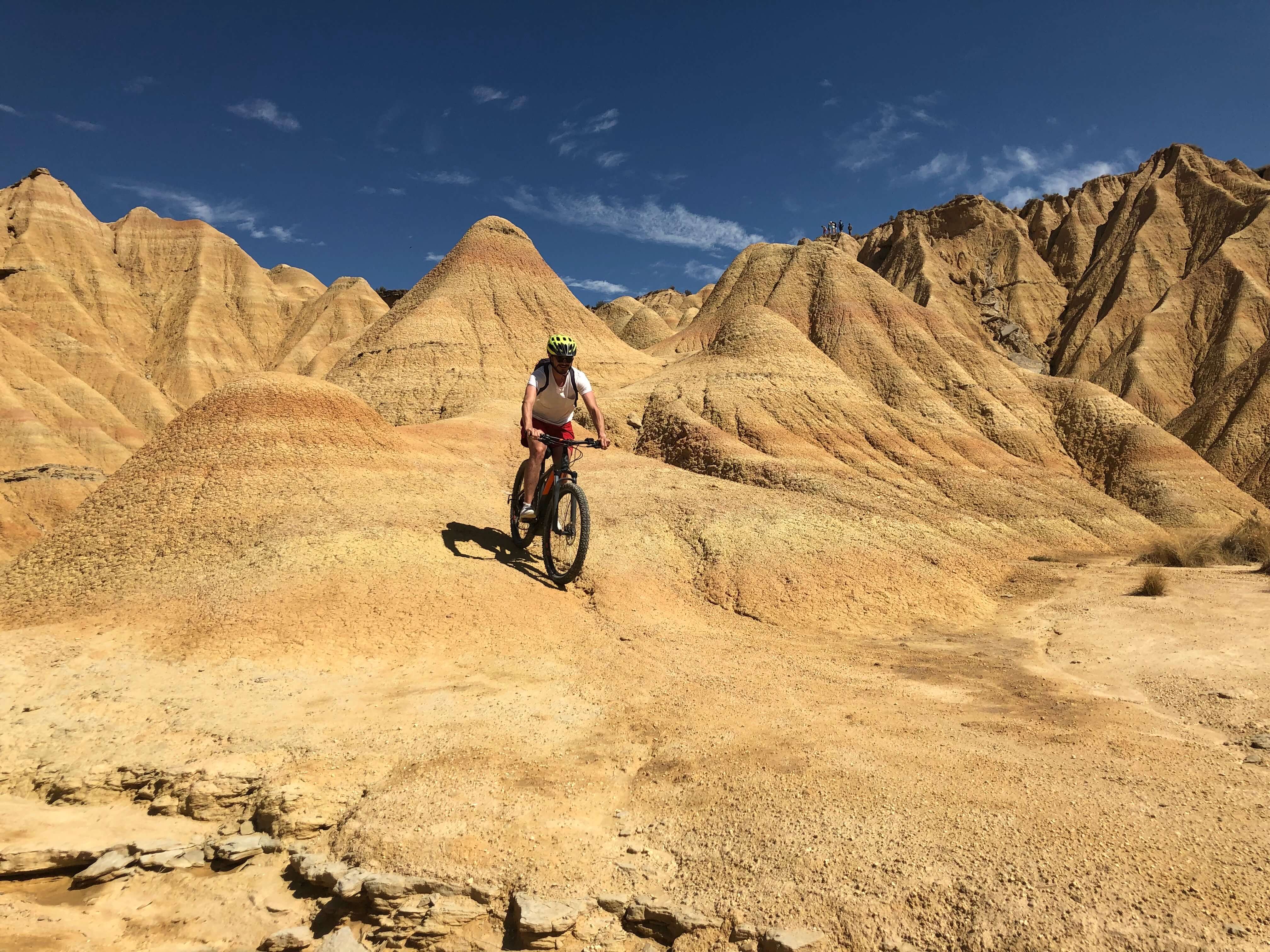 Vélo dans le désert
